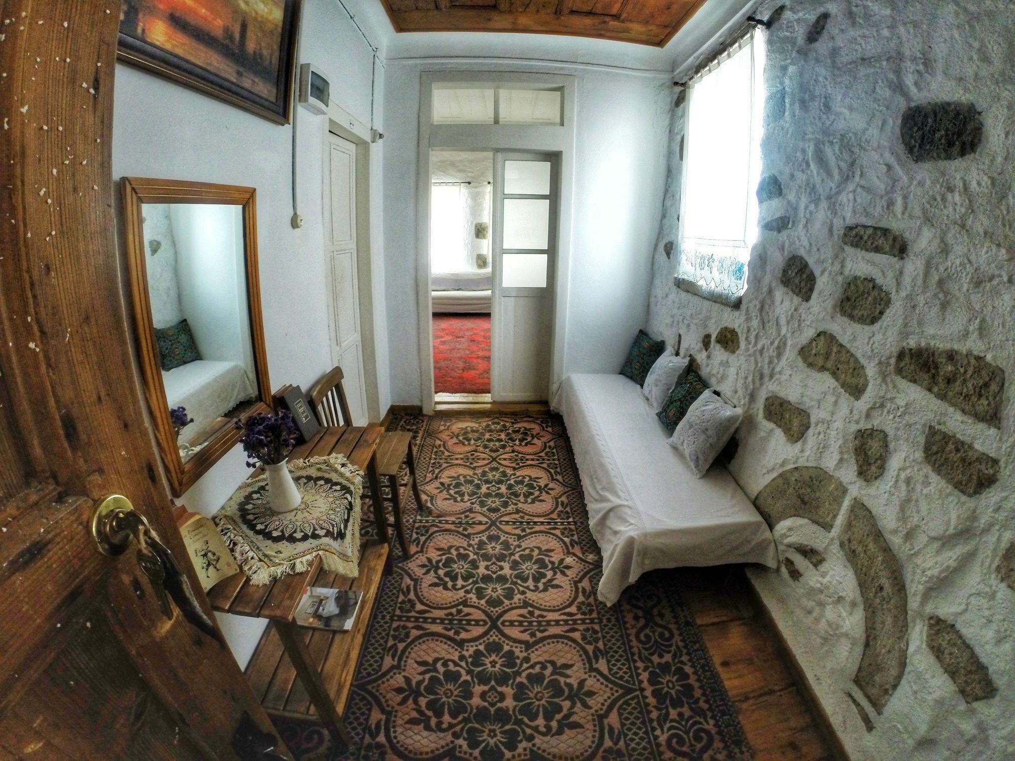 Afet Hanim Konagi Alacatı Bagian luar foto